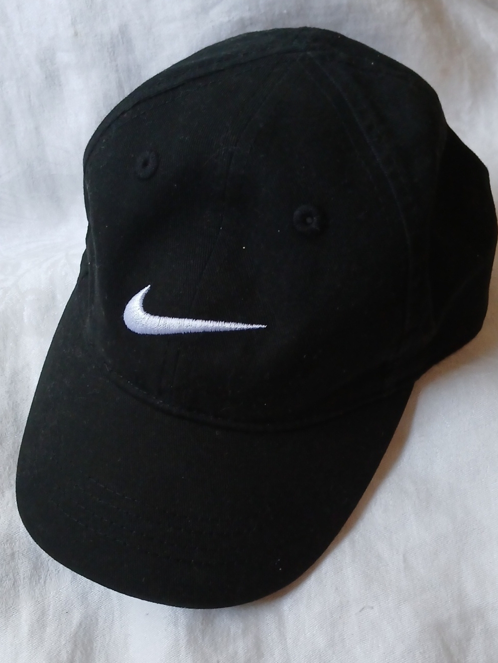 Nike Toddler Club Cap Embroidered Nike Swoosh Logo Black Adjustable Size 2T-4T - Picture 1 of 5
